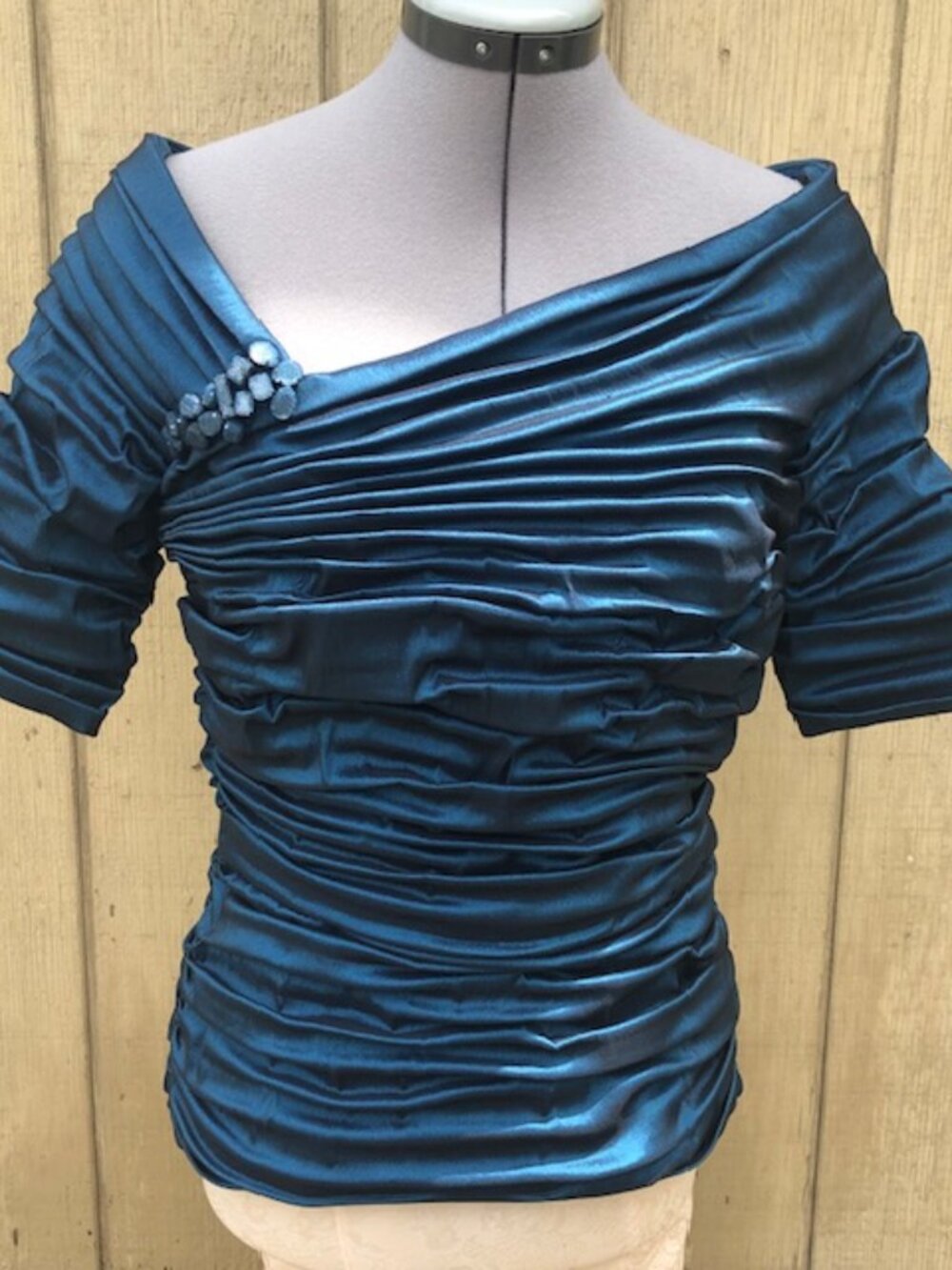 TADASHI SHOJI Deep Blue Lined Asymmetrical Elegant Evening Top (6) with notions